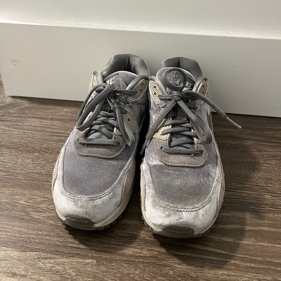 Nike Air Max - Picture 1 of 7